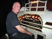 A demo of the antique organ at Lafayette Theatre, Suffern